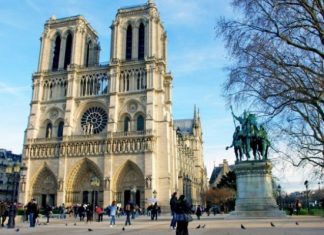 Điểm danh top 7 nhà thờ đẹp, tráng lệ nhất trong tour du lịch Pháp Điểm danh top 7 nhà thờ đẹp, tráng lệ nhất trong tour du lịch Pháp